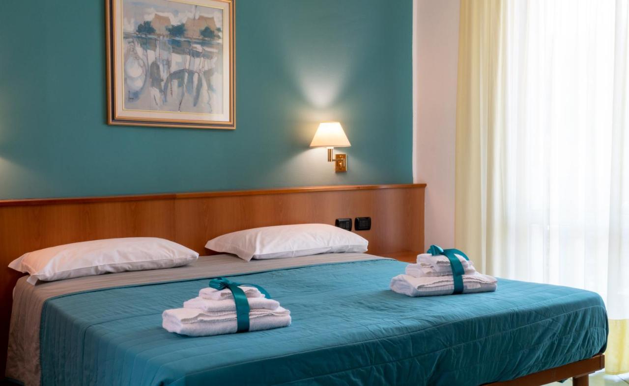 Hotel Alisei Lignano Sabbiadoro Kültér fotó