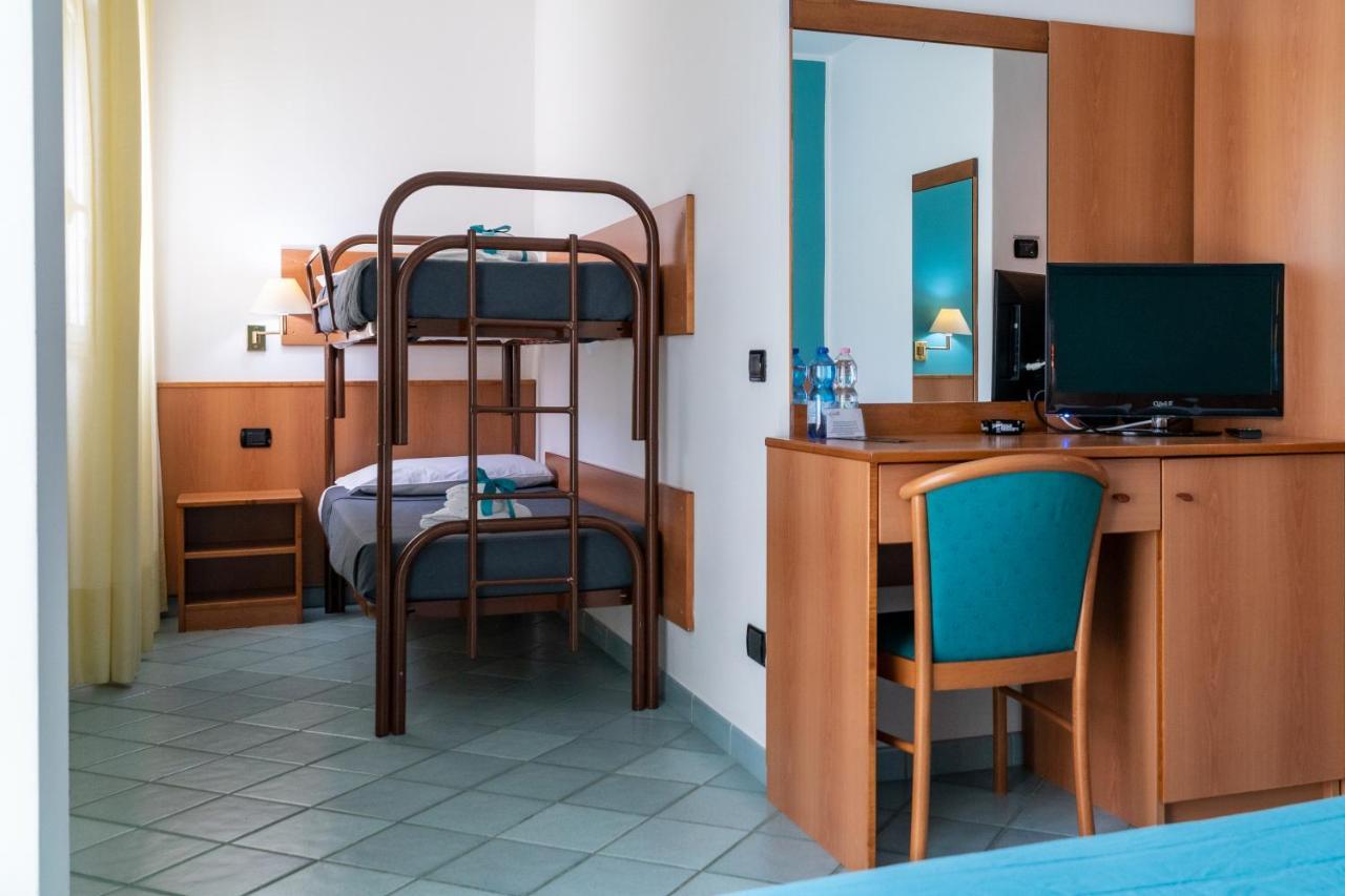 Hotel Alisei Lignano Sabbiadoro Kültér fotó