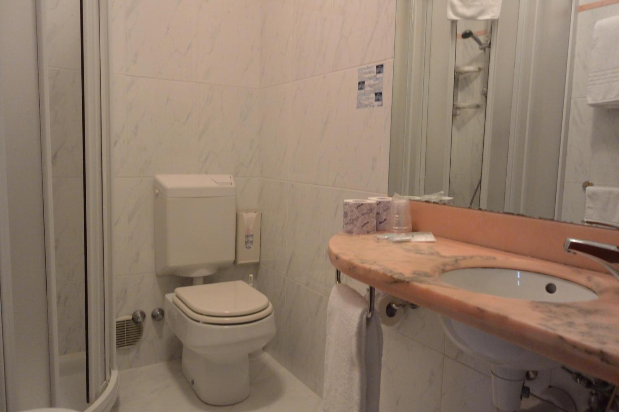 Hotel Alisei Lignano Sabbiadoro Szoba fotó