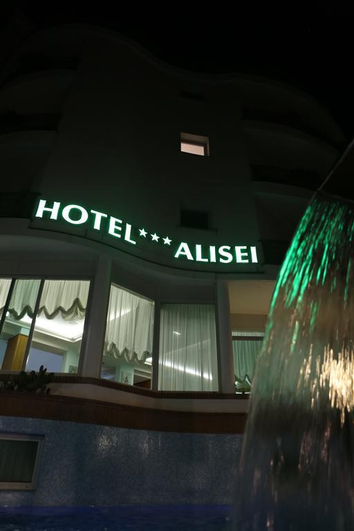 Hotel Alisei Lignano Sabbiadoro Kültér fotó
