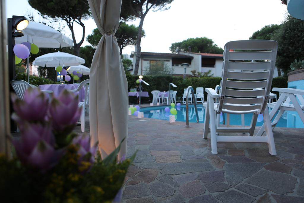 Hotel Alisei Lignano Sabbiadoro Kültér fotó