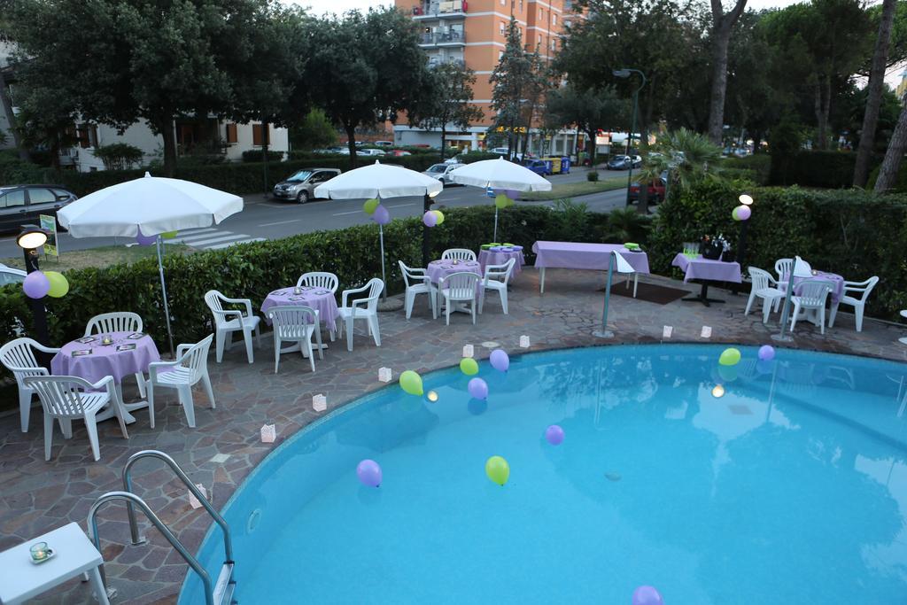 Hotel Alisei Lignano Sabbiadoro Kültér fotó