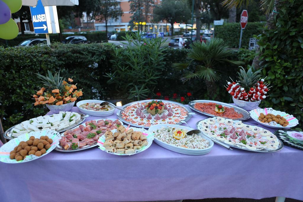 Hotel Alisei Lignano Sabbiadoro Kültér fotó